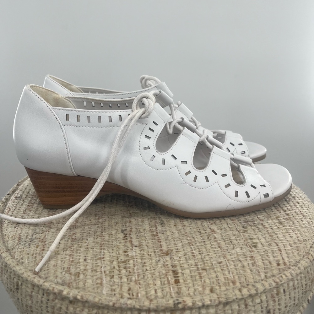 Bella vita Prescott wedge sandals  women’s size 10 Mint condition